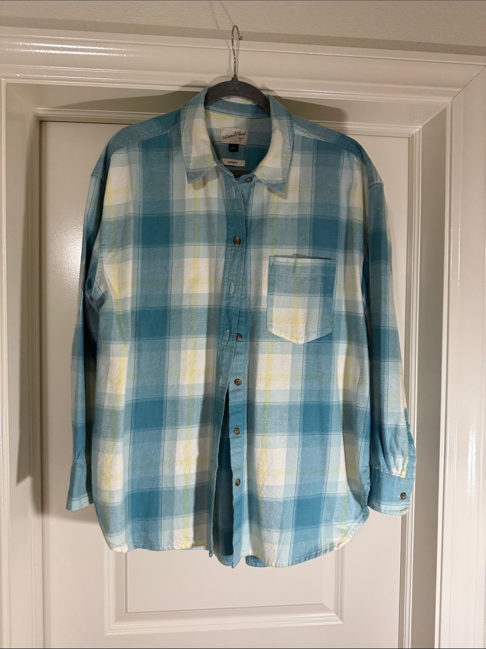 Universal Thread Blue Plaid Button-Down Shirt for Women